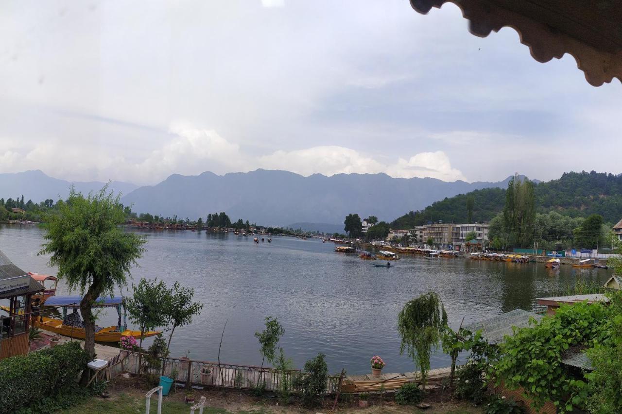 Hotel Lake Side Srinagar  Exterior photo