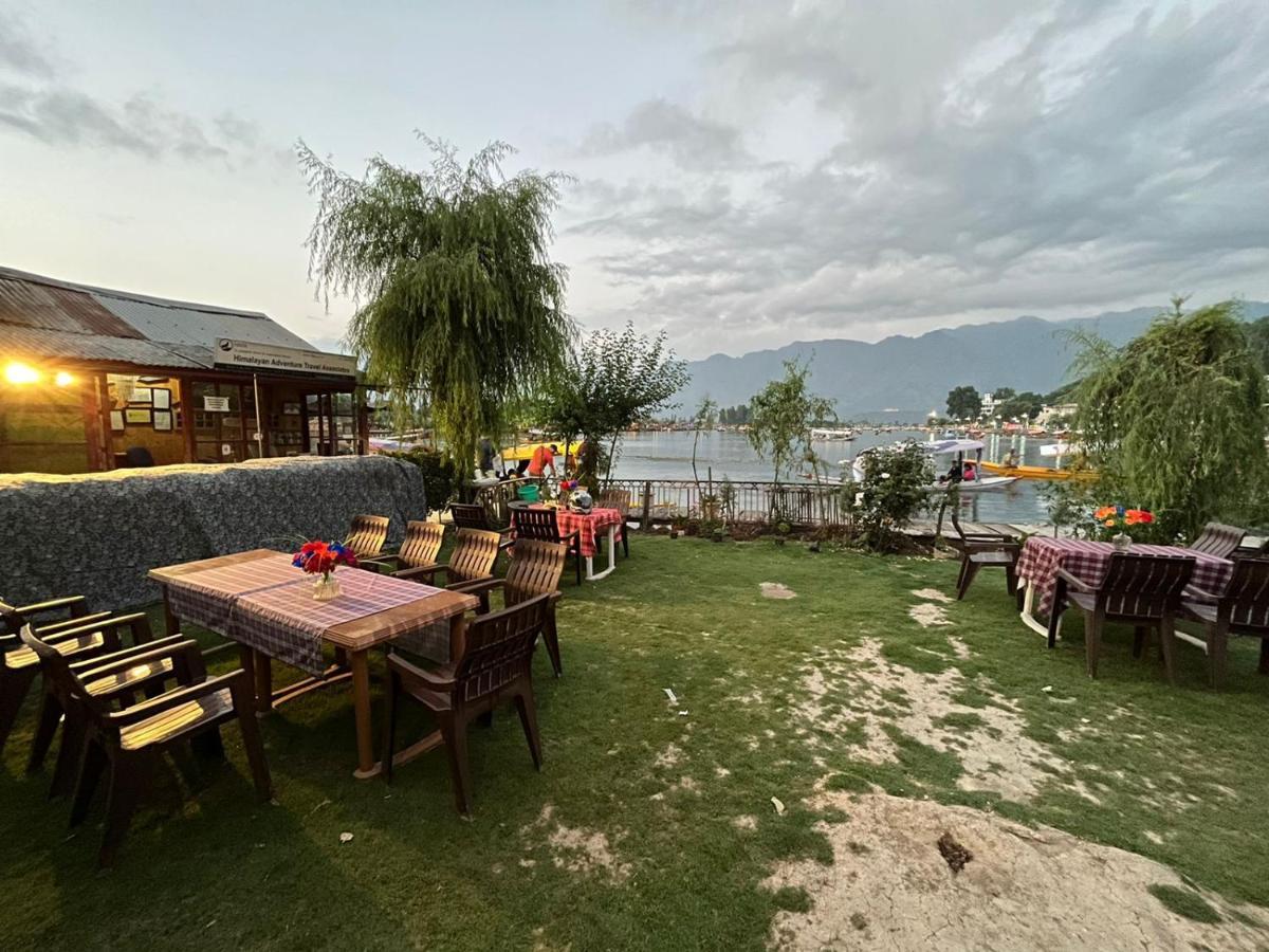 Hotel Lake Side Srinagar  Exterior photo