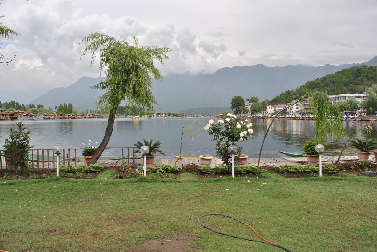 Hotel Lake Side Srinagar  Exterior photo